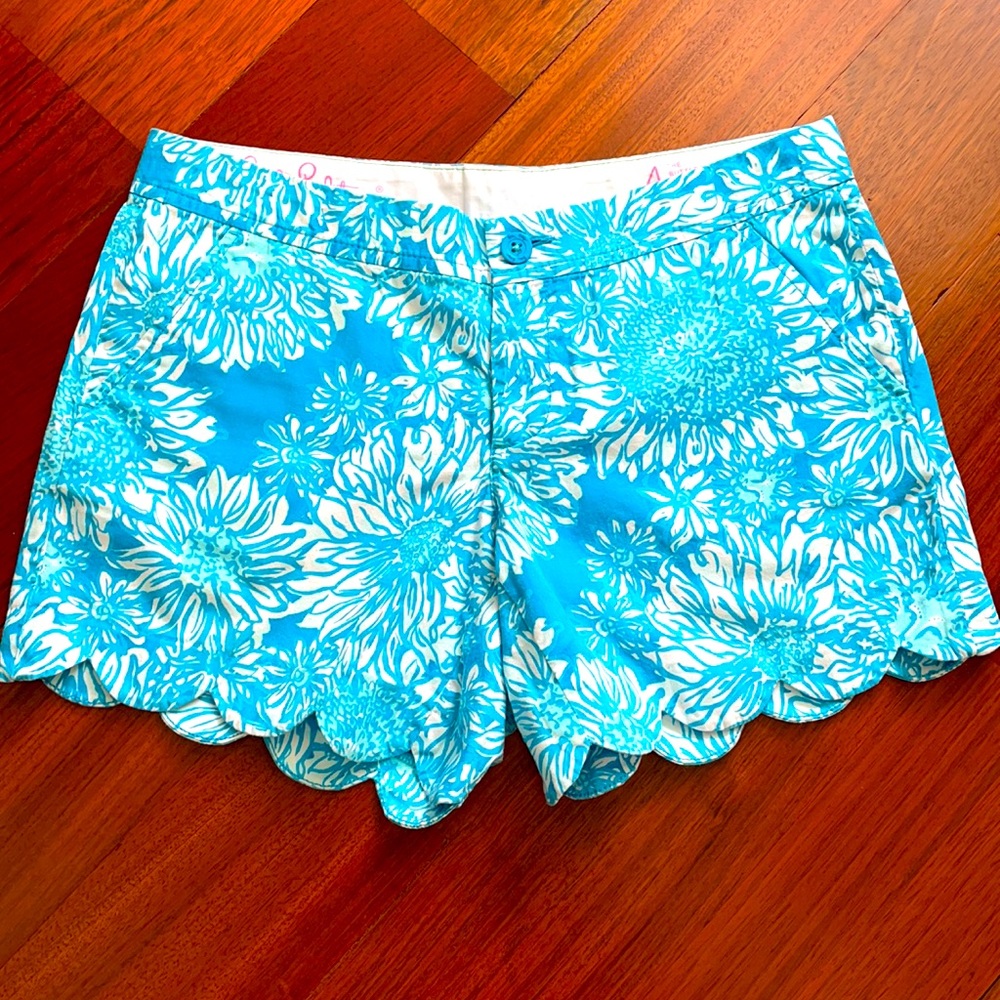 Lilly Pulitzer Buttercup Short sz 4 blue floral